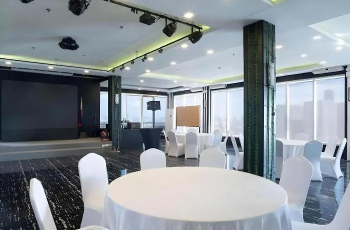 Hotel Northpointe Residences